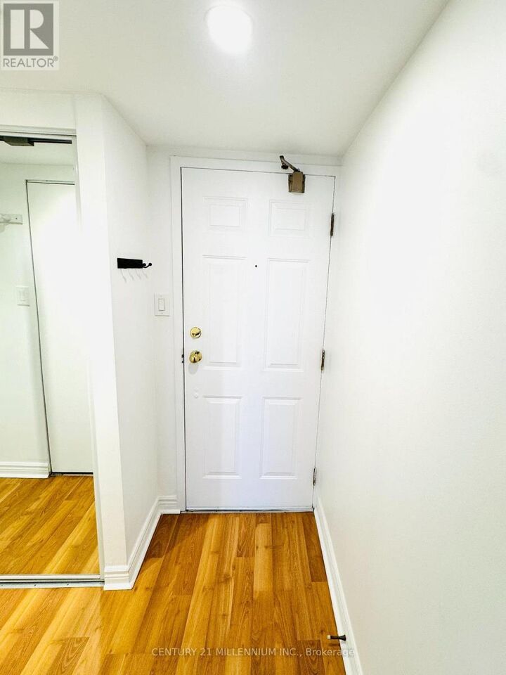 Property Photo: 65 Scadding Avenue Ph16 ON M5A 4L1