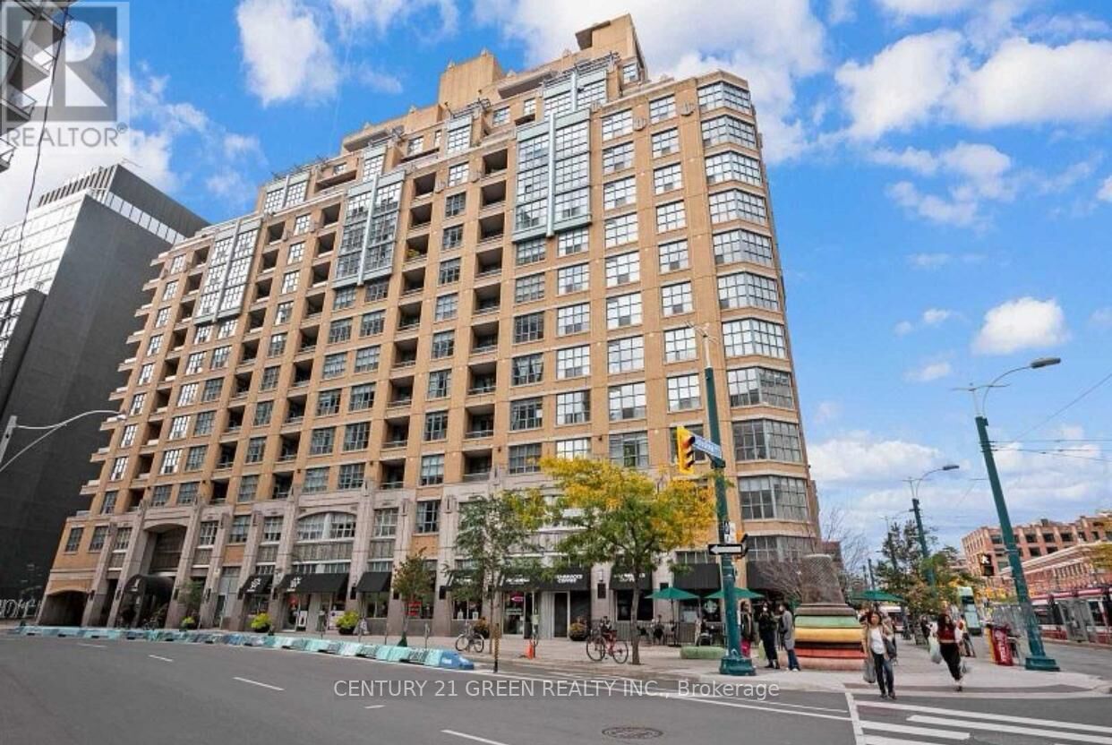 Property Photo: 438 Richmond Street West 819 ON M5V 3S6