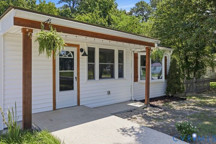 Property Photo: 15911 Edgewood Drive VA 23831