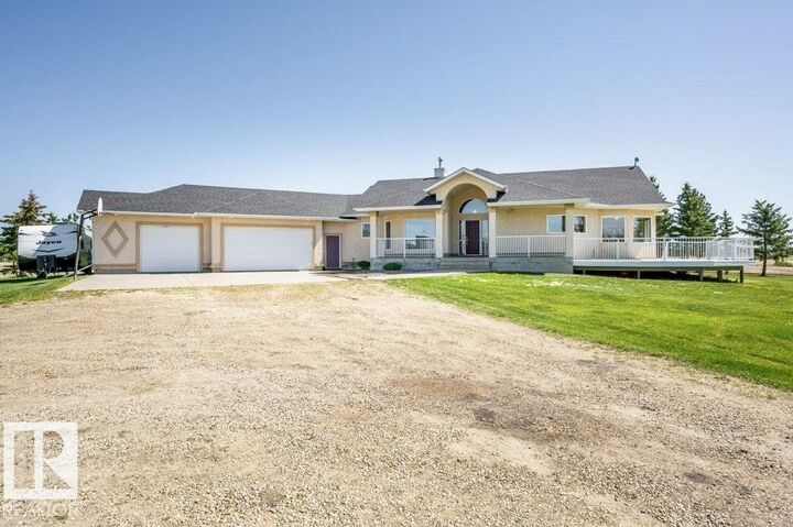 Property Photo: 51111 RR 233 AB T8B 1K6