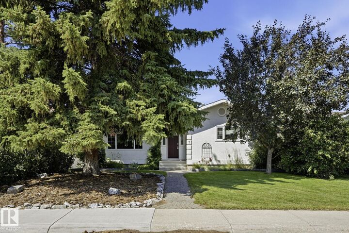 Property Photo: 7 Burlington Avenue AB T7X 1C9