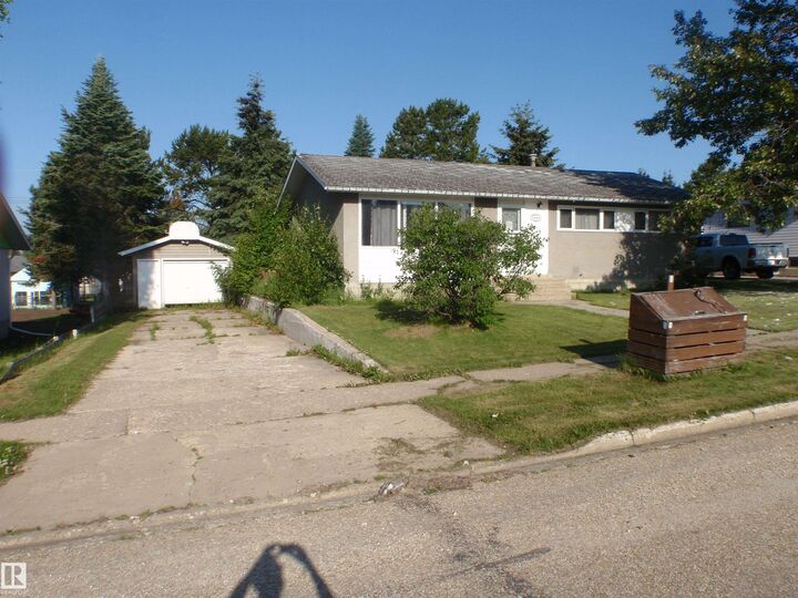 5424 Willock Crescent — photo 1