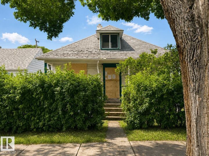 11916 95A Street NW — photo 1
