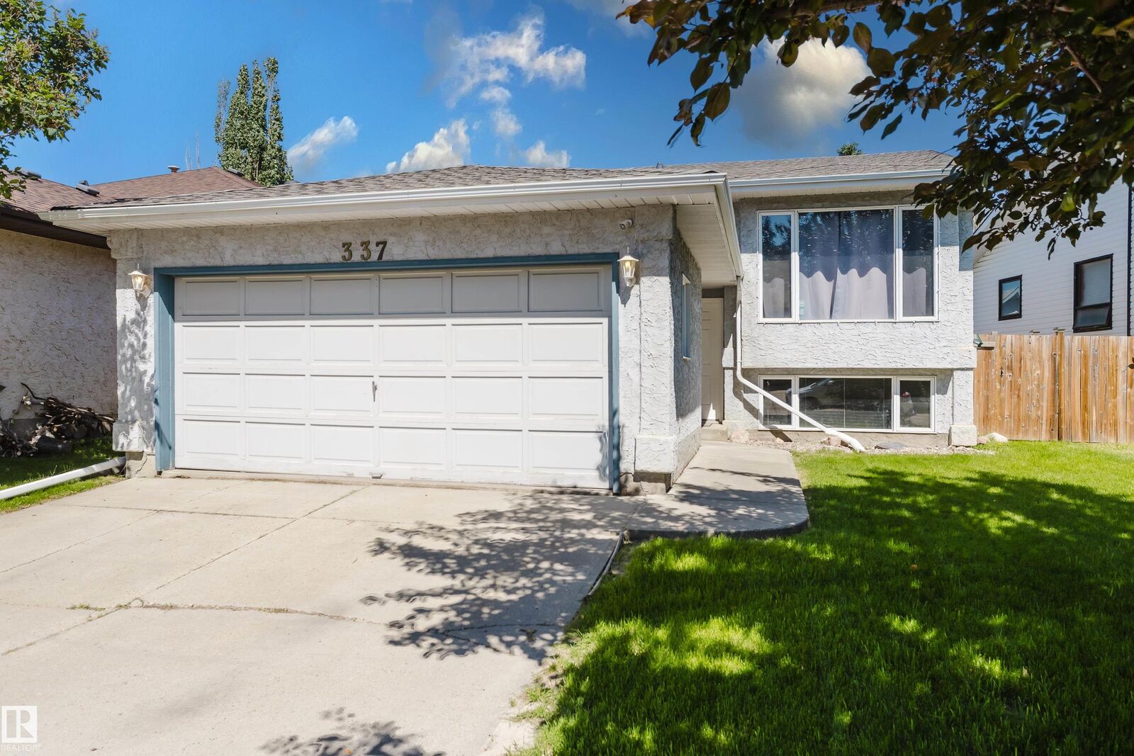 Property Photo:  337 Pearson Crescent NW  AB T5T 5Y7 