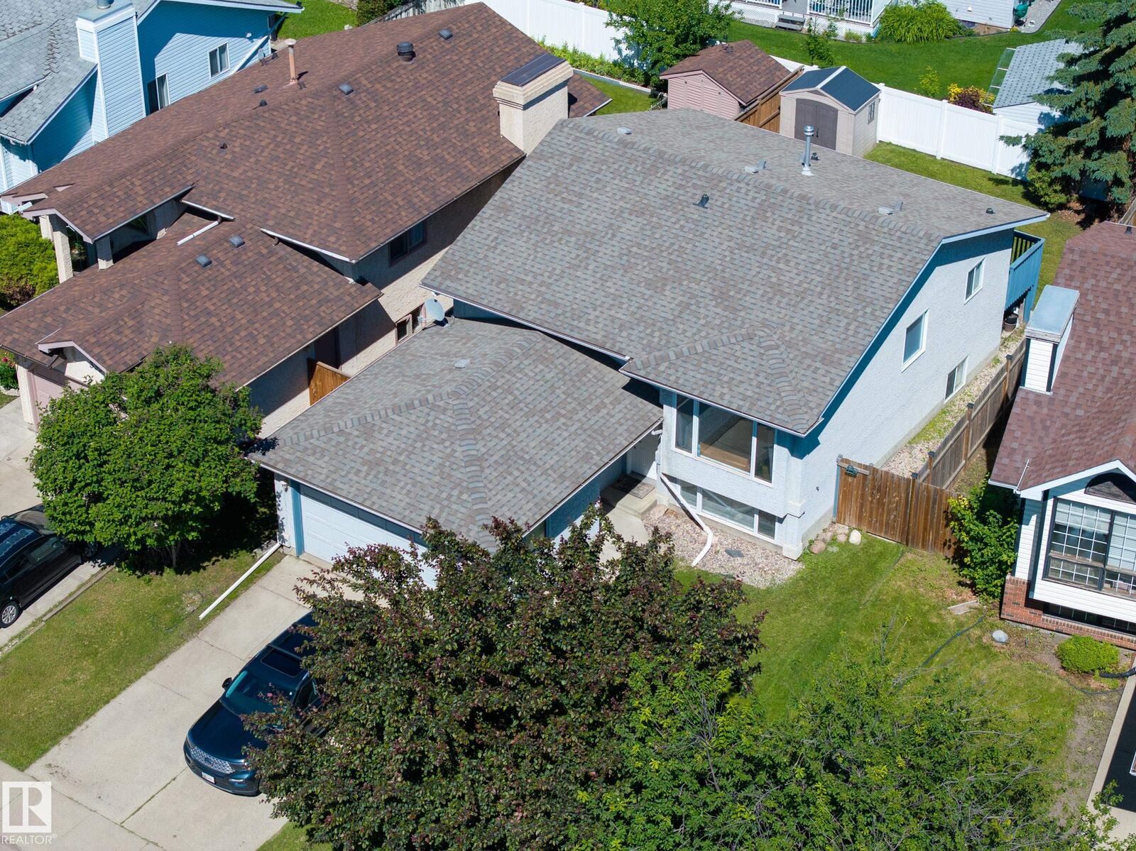 Property Photo: 337 Pearson Crescent NW AB T5T 5Y7