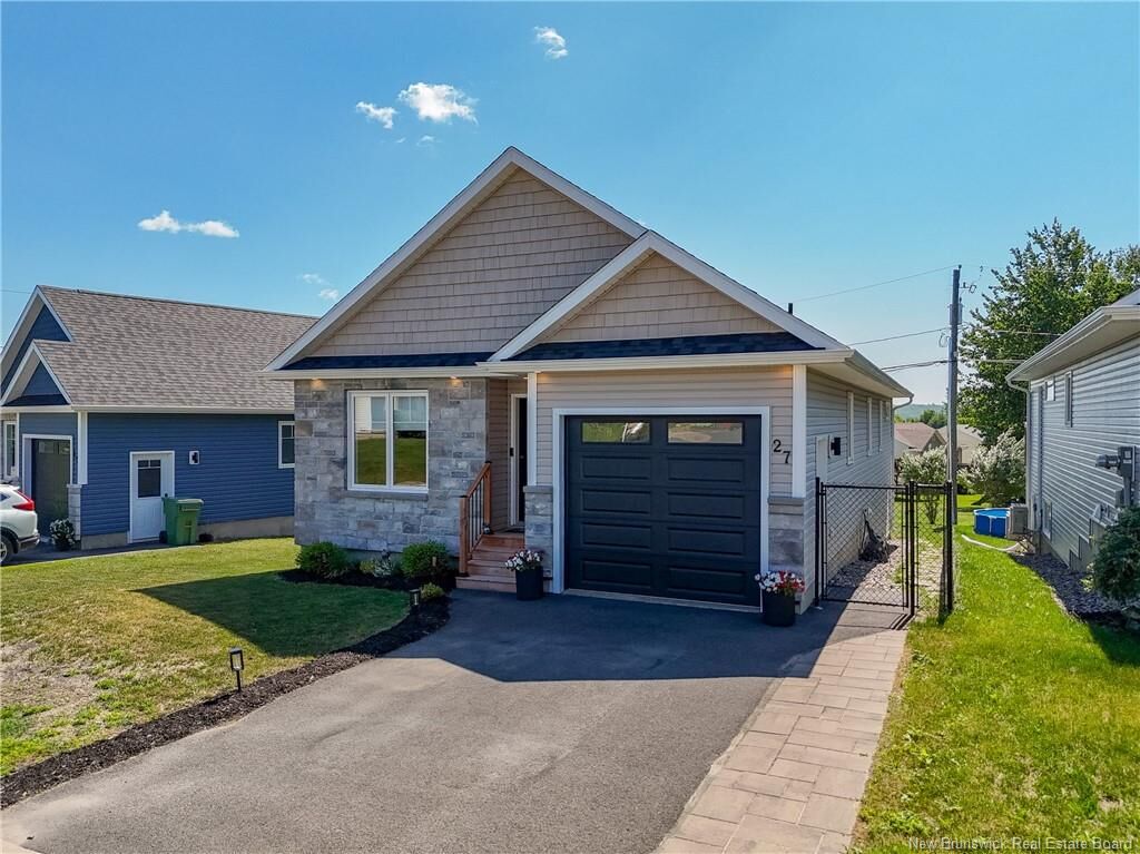Property Photo: 27 Wyngate Drive NB E3A 9X8
