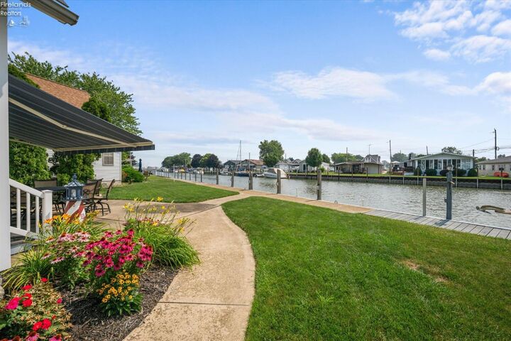 Property Photo: 1541 N Anchor Avenue OH 43452