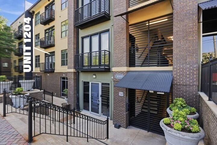 Property Photo:  5300 Peachtree Road 1204  GA 30341 