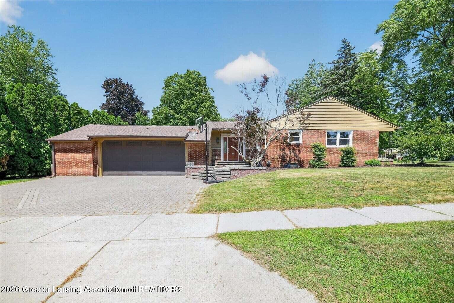Property Photo:  876 Riverside Drive  MI 48875 