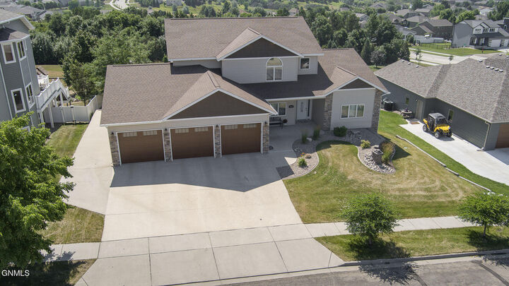 Property Photo:  4905 Cornice Drive  ND 58503 