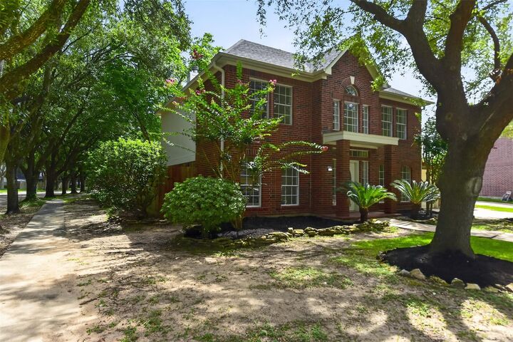 Property Photo: 13903 Viewfield Court TX 77059