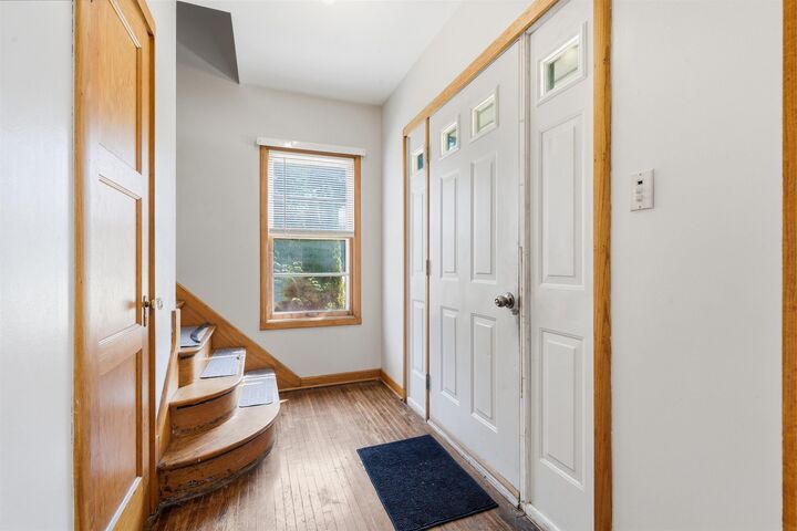 Property Photo:  309 SE 1st Street  IA 50677 