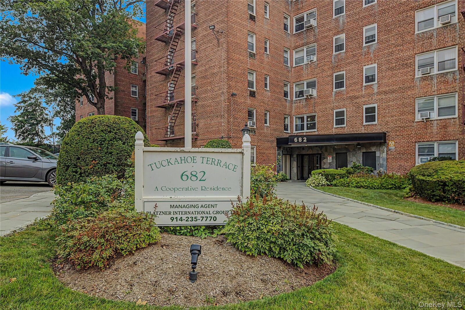Property Photo:  682 Tuckahoe Road 5K  NY 10710 