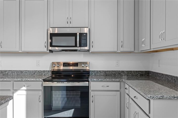 Property Photo: 9936 Tate Lane FL 33626