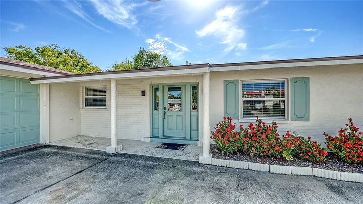 Property Photo: 6515 Colonial Drive FL 34231