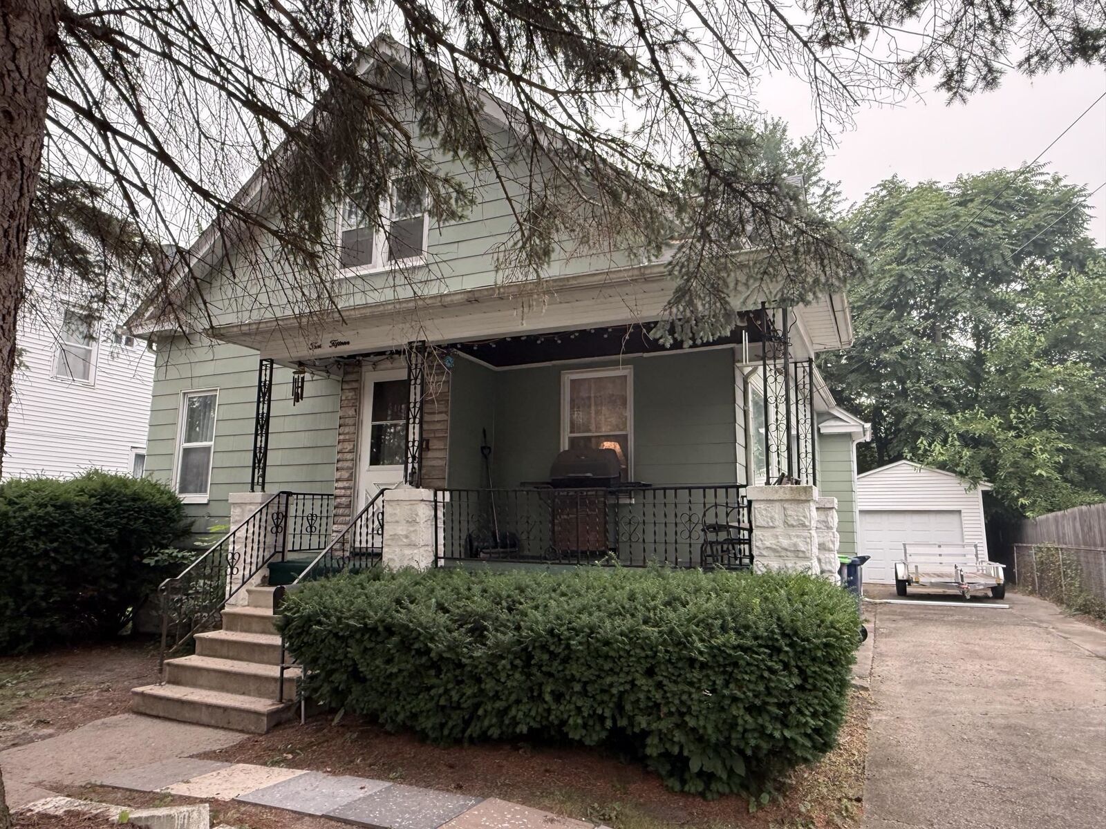 Property Photo:  415 N McLellan Street  MI 48708 