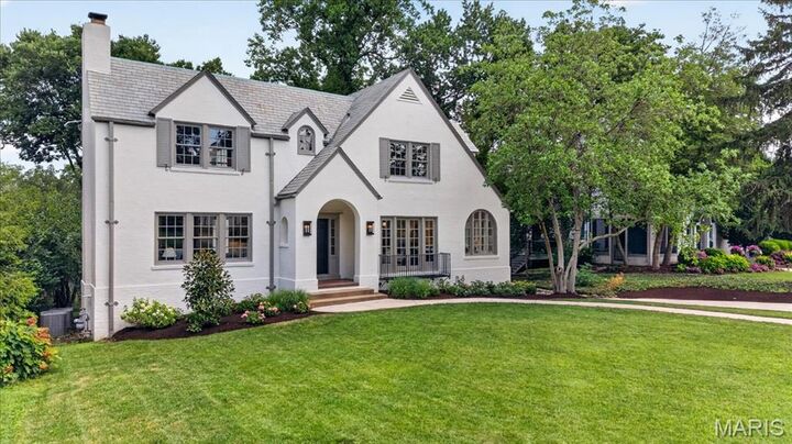 Property Photo: 7117 Maryland Avenue MO 63130