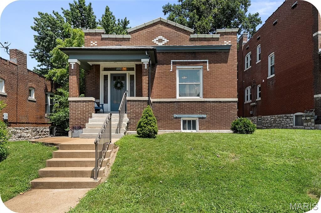 Property Photo: 5323 Neosho Street MO 63109