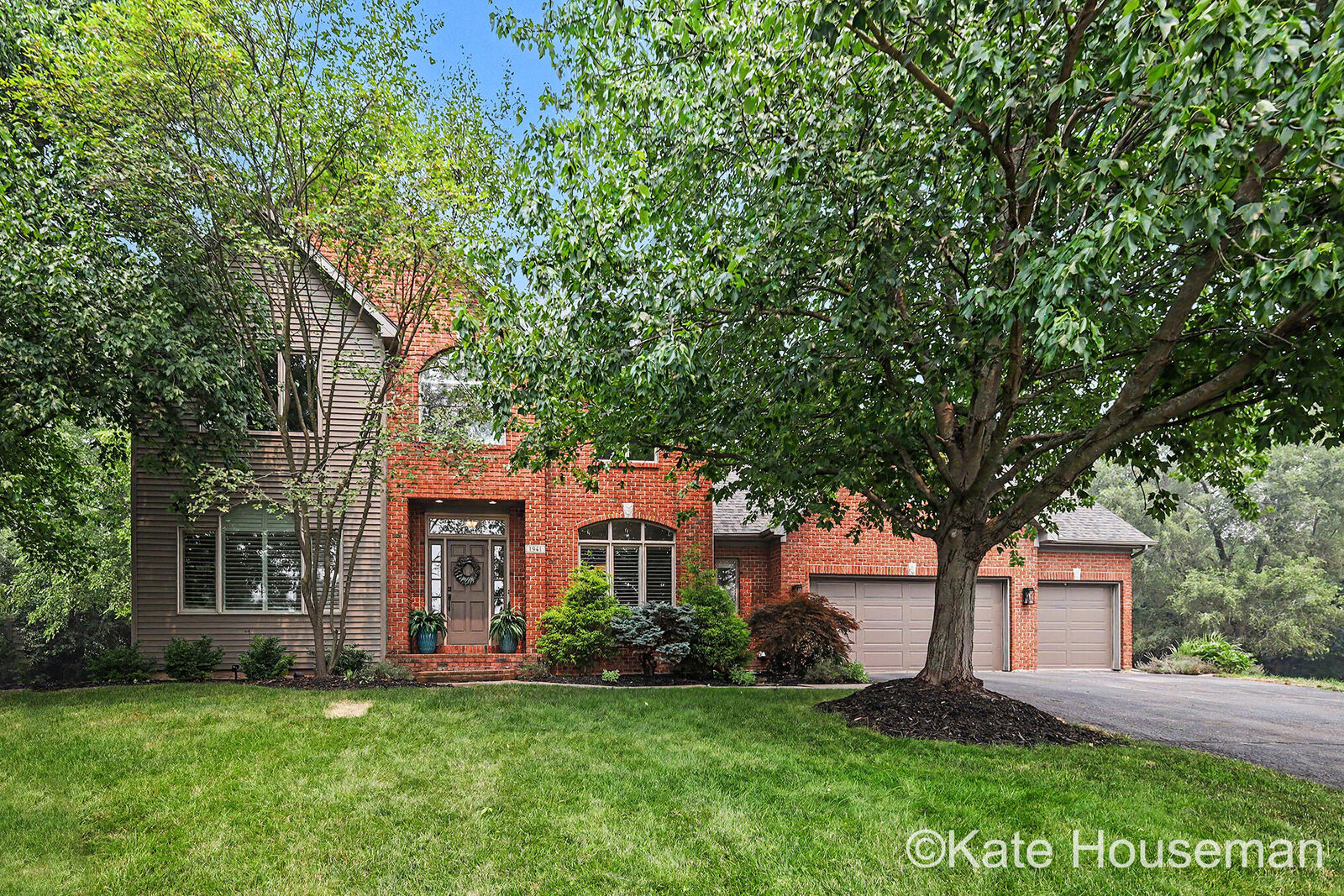 Property Photo: 1941 Jennydale Court SE MI 49546