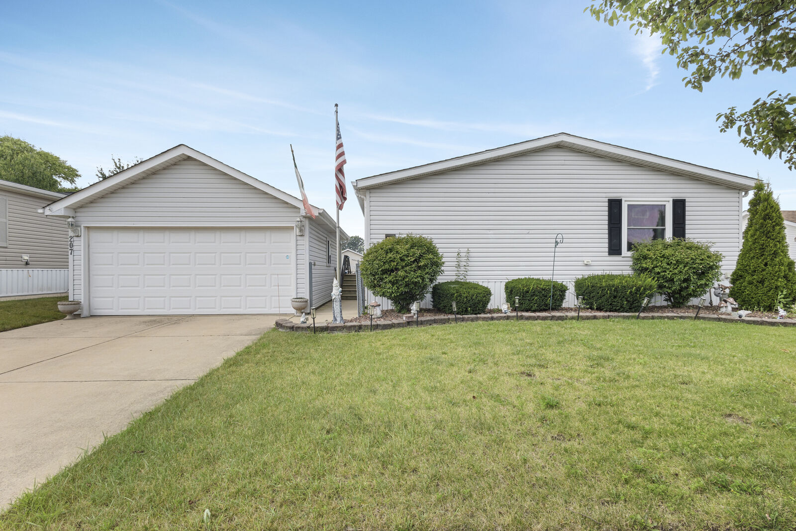 Property Photo:  207 Begonia Drive 207  IL 60443 