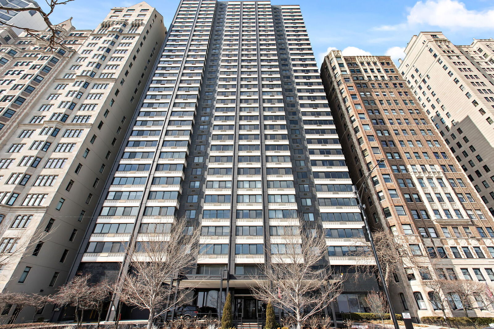 Property Photo:  1440 N Lake Shore Drive 18G  IL 60610 