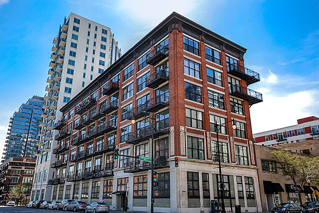 Property Photo: 1601 S Michigan Avenue 405 IL 60616