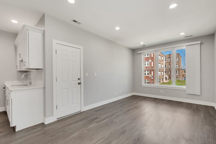 Property Photo:  6418 S Champlain Avenue 1  IL 60637 