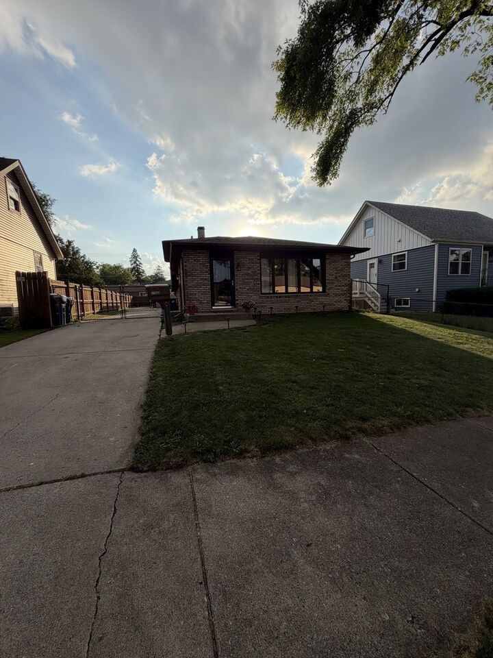 Property Photo: 11646 S Kedvale Avenue IL 60803