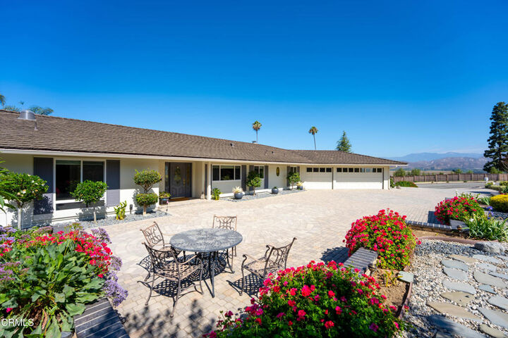 Property Photo:  1098 Garrido Court  CA 93010 