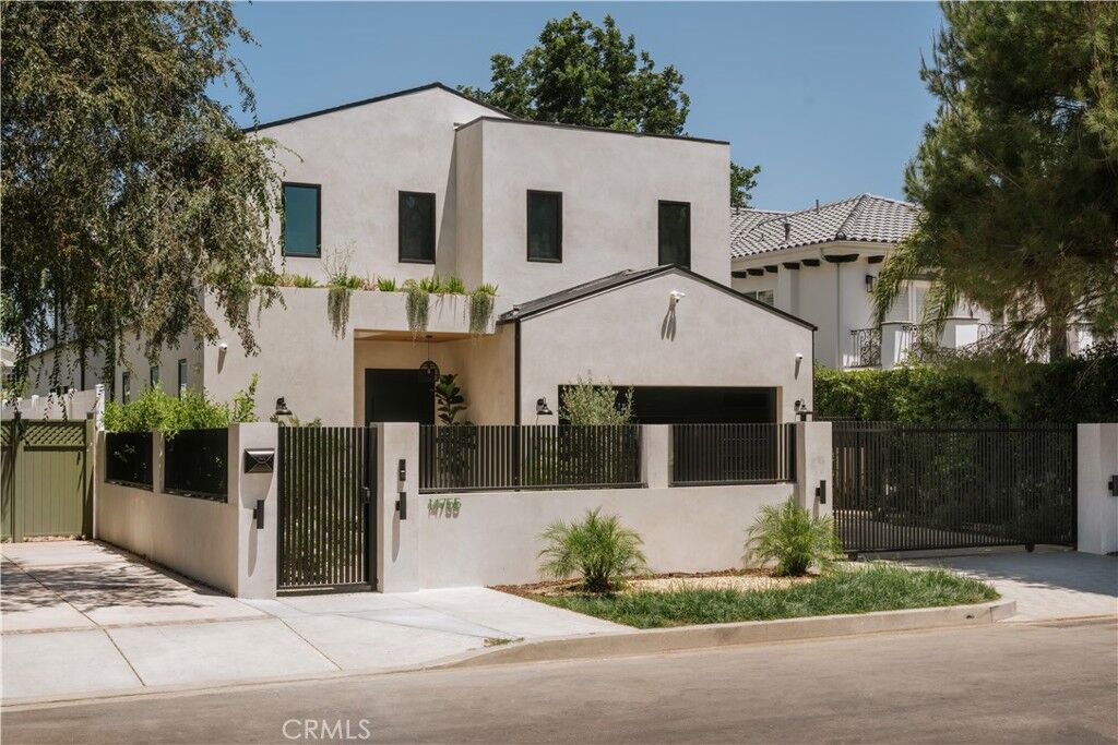 Property Photo:  14755 Hesby Street  CA 91403 