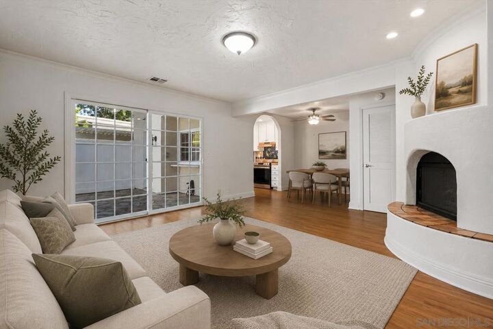 Property Photo: 1248 Evergreen Dr CA 92007