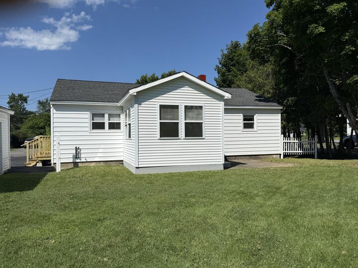 Property Photo: 8 Broadlawn Drive ME 04412