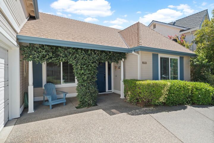 Property Photo:  1533 River Oak Way  CA 95747 