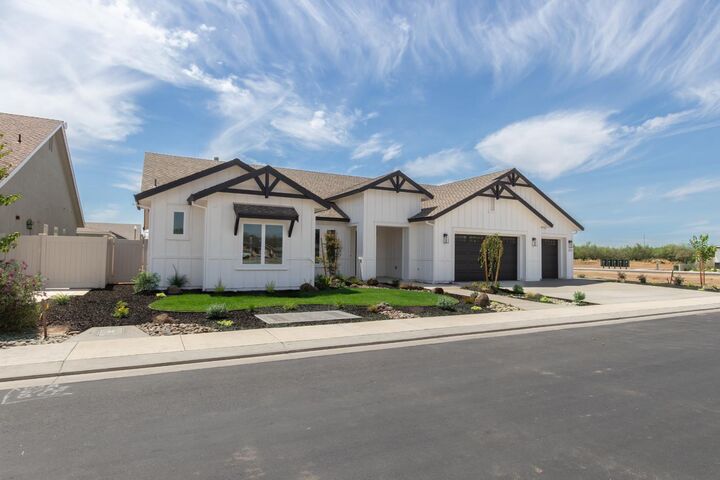 Property Photo: 2119 Via Bella CA 95361