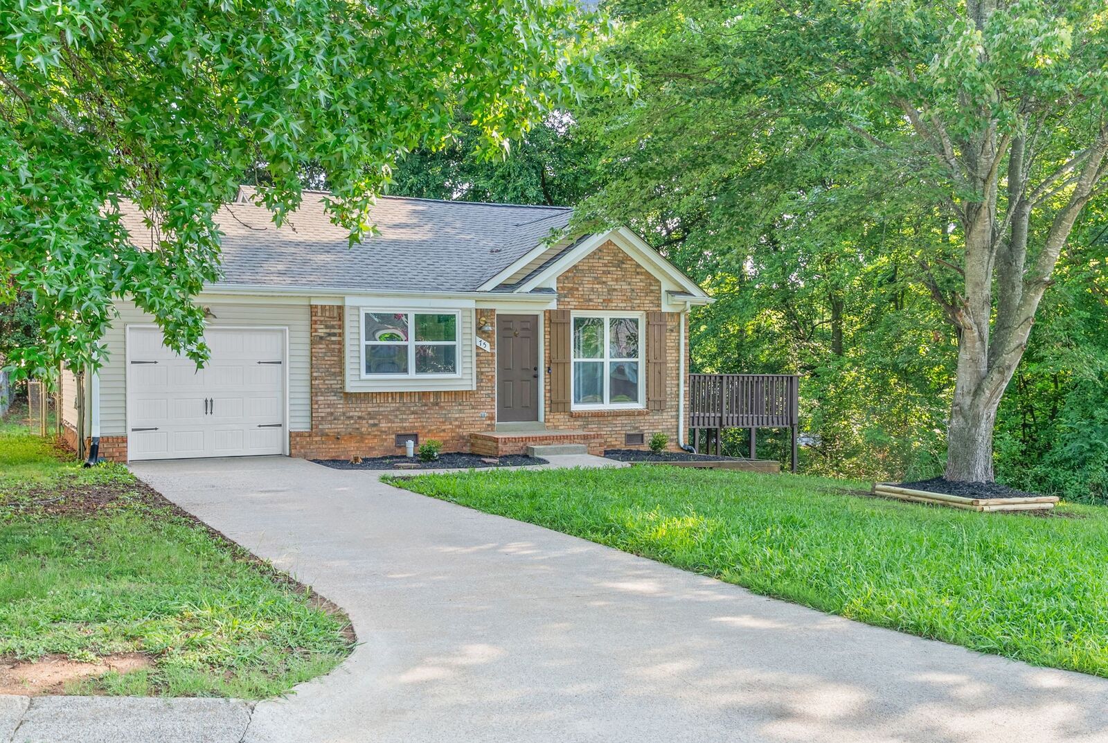 Property Photo:  75 Grassmire Dr  TN 37042 