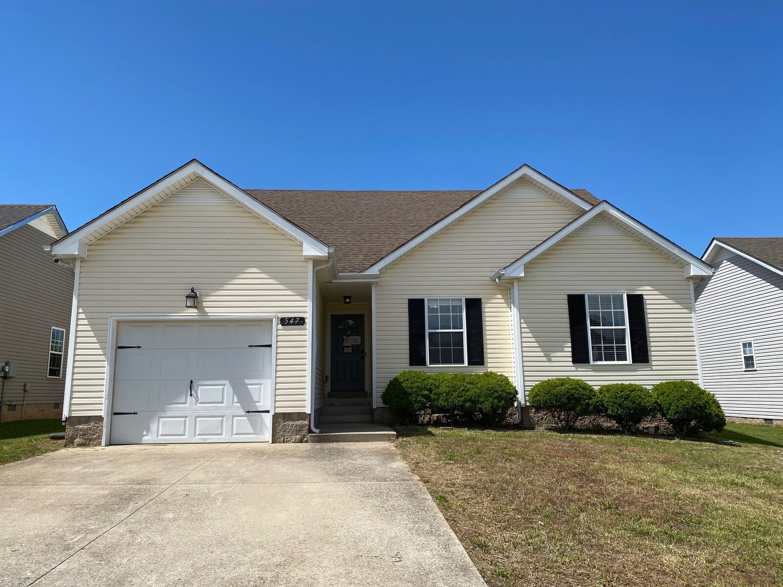 Property Photo:  547 Fox Trot Dr  TN 37042 