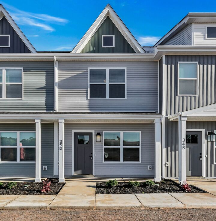 Property Photo:  344 Front Ridge Cir  TN 37040 