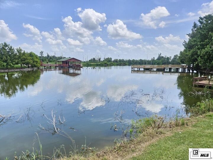 Property Photo: 8 Poverty Point Parkway LA 71232