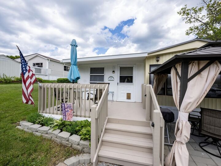 Property Photo: 33 Island Circle VT 05486