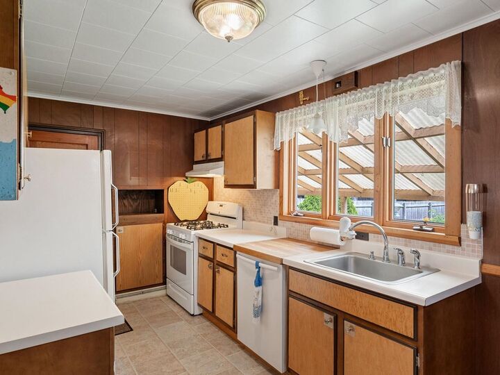 Property Photo: 149 Woodlawn Road VT 05408
