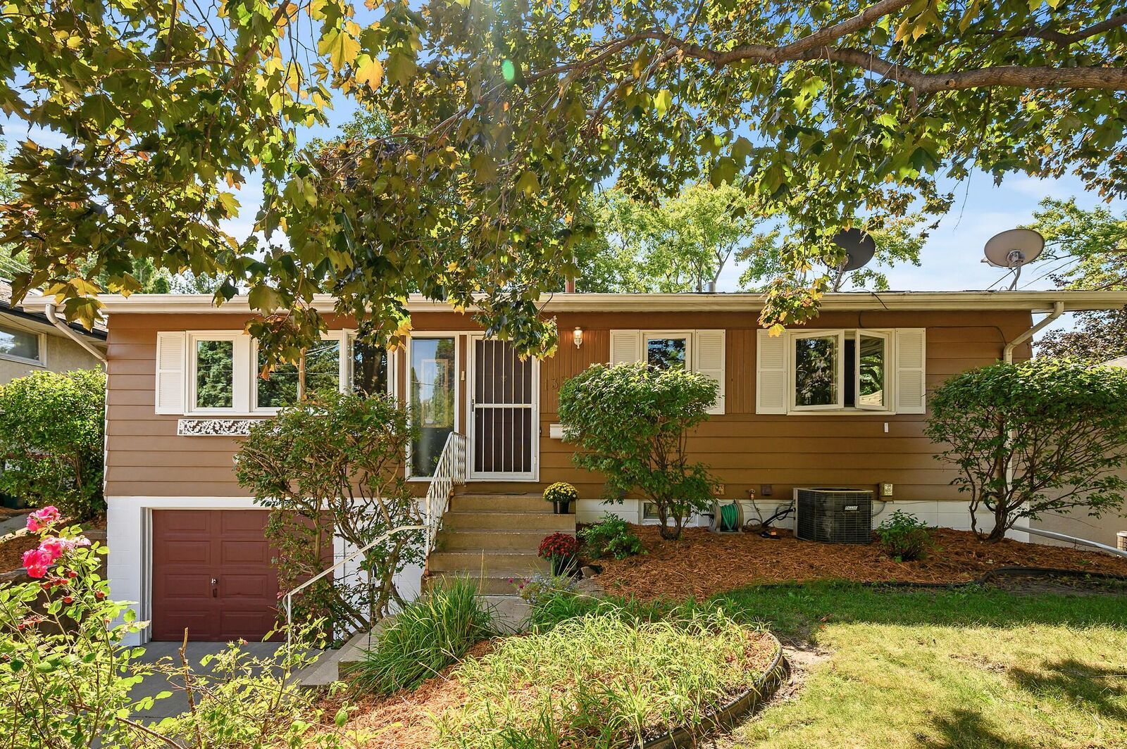 Property Photo:  1320 44th Avenue NE  MN 55421 