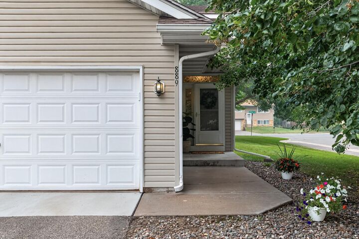 Property Photo:  889 125th Drive NE  MN 55434 
