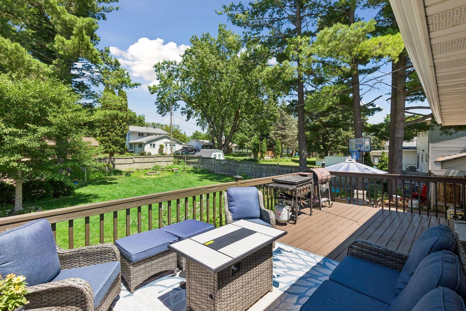 Property Photo: 2006 River Hills Drive MN 55337
