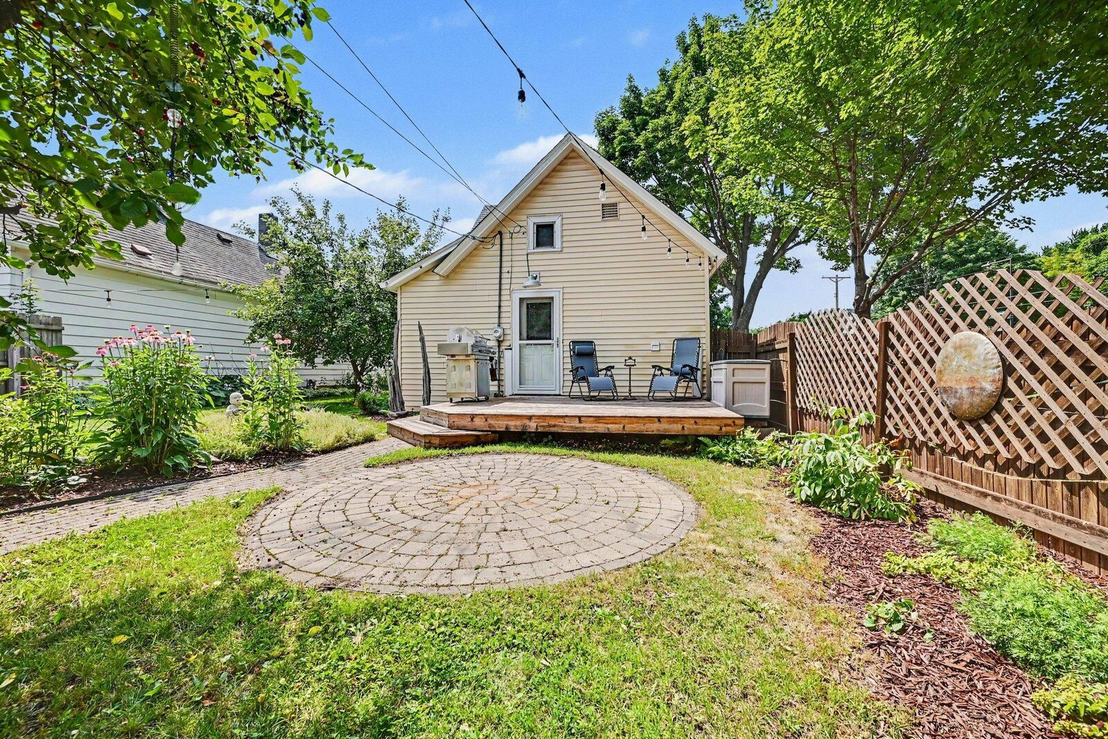 Property Photo:  1260 Woodbridge Street  MN 55117 