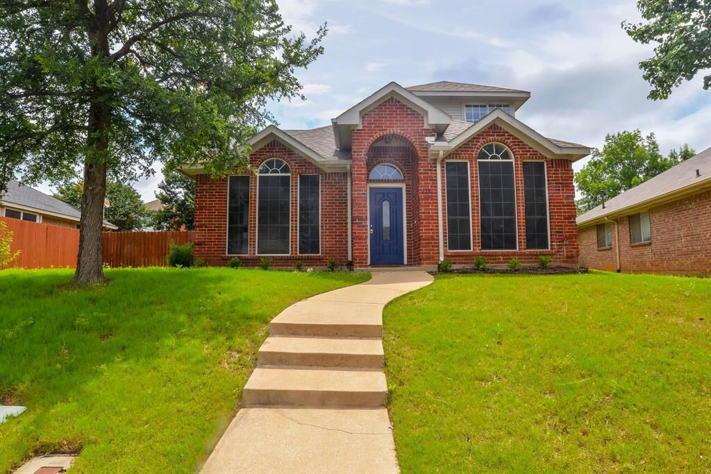 Property Photo: 923 Kathryn Drive TX 75067