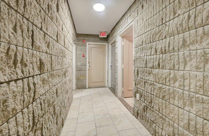 Property Photo:  370 Admiral Drive 302  ON N5V 3C2 