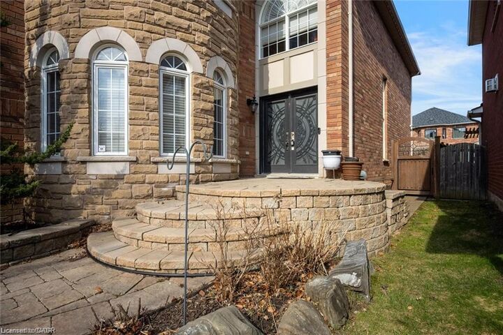 Property Photo: 34 Forsyth Crescent ON L7G 6G3
