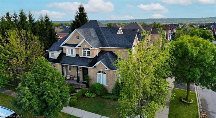 Property Photo: 50 Islandview Way ON L8E 6C1