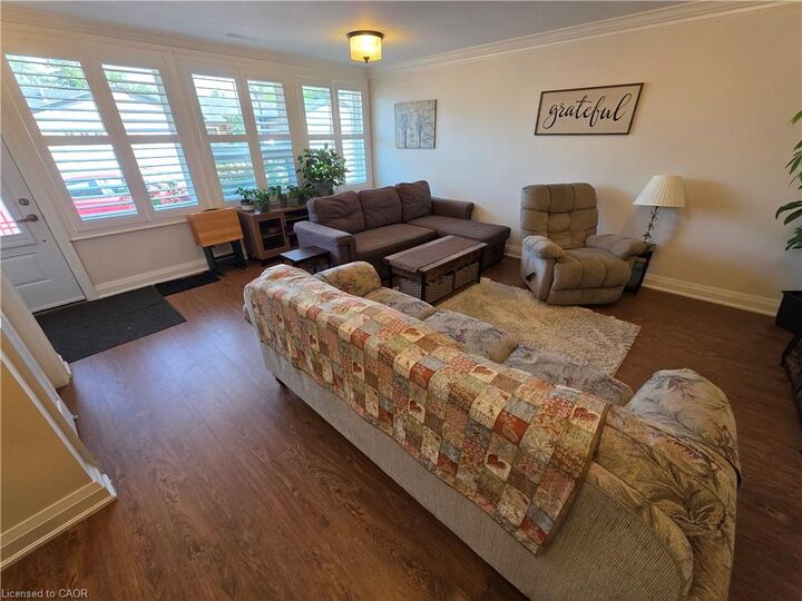 Property Photo:  58 Szollosy Circle  ON L9B 1T8 