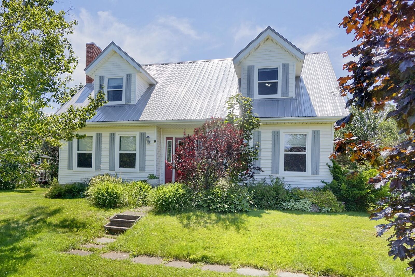 Property Photo: 14 St. Catherines Avenue PE C1B 1A5